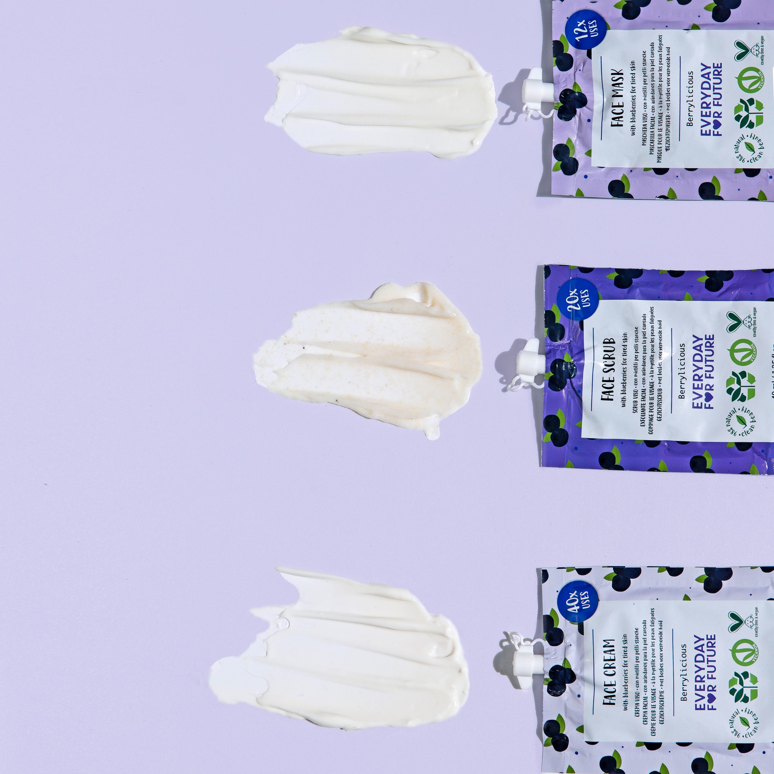 Crema, maschera e scrub viso rassodante con estratti di mirtillo