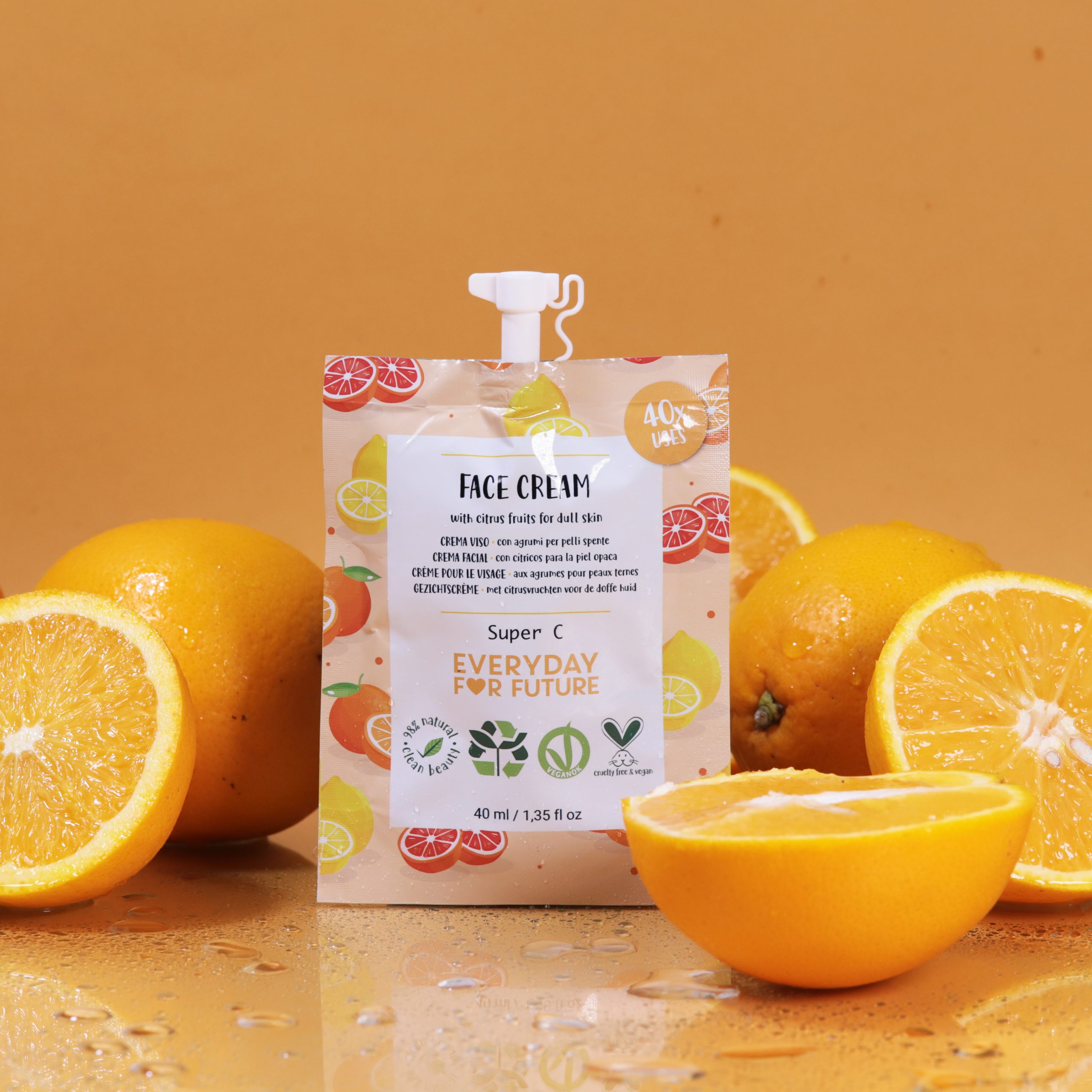 Crema viso illuminante Super C con estratto di agrumi