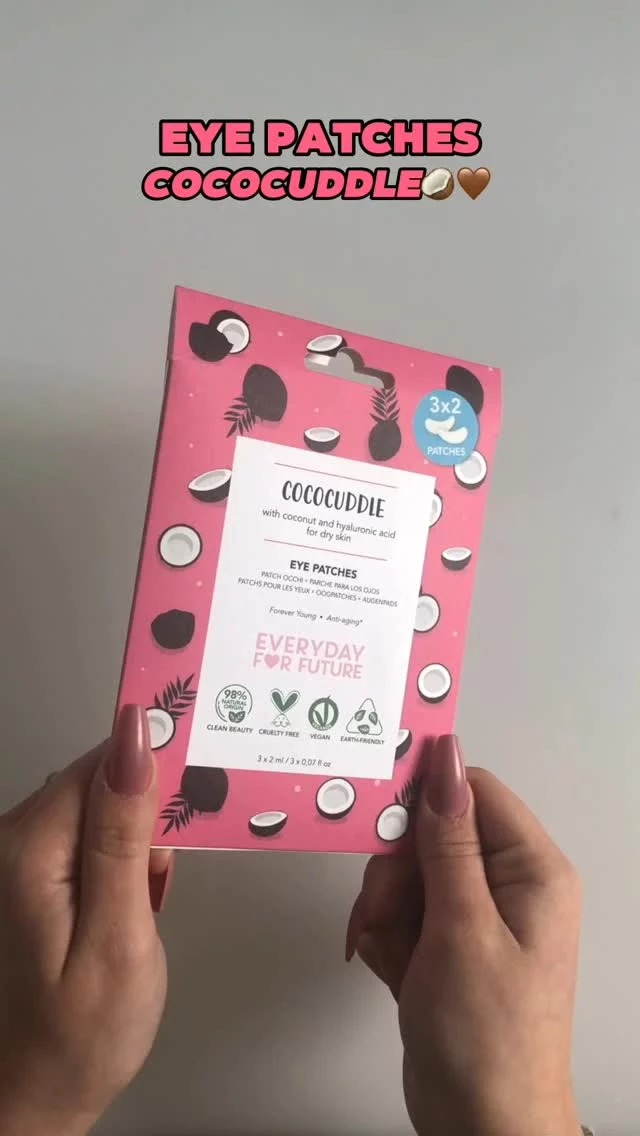 Pelle secca? Nessun problema!
I nostri patch occhi Cococuddle contengono acido ialuronico e estratto di olio di cocco🥥 che:

🧴Ha proprietà nutritive
🧴Dona un effetto emolliente alla pelle

Li avete già provati? Fateci sapere nei commenti👇👇
 
🇺🇸 Dry skin? No worries!
Our Cococuddle eye patches contain hyaluronic and coconut oil extract🥥:

🧴It has nourishing properties
🧴It gives an emollient effect on the skin

Have you already tried them on your skin? Let us know in the comments👇👇

#everydayforfuture #eyepatches #patchocchi #dryskin #pellesecca #skincare #products