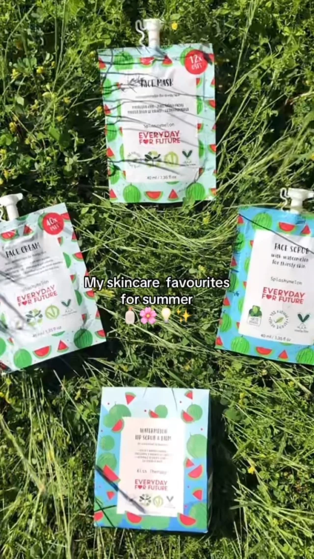 Summer is coming and my skincare favourites as well😍🤭💡✨

#everydayforfuture #skincare #products #skincareroutine #splashymelon #anguria #watermelon