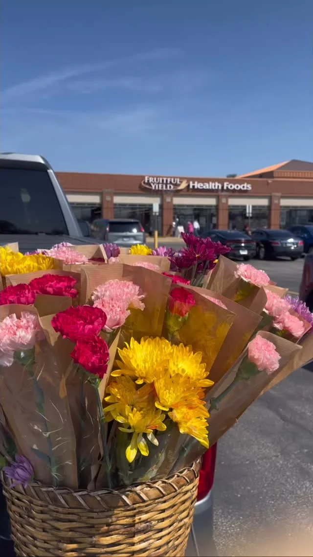 Everyday For Future is popping up at @thefruitfulyield Schaumburg location for a special in-store demo you don’t want to miss! 

✨Discover planet friendly skincare & cosmetics made with over 98% natural ingredients 
✨100% vegan & cruelty free
✨Try it, test it, and find your new clean beauty must-haves 

📍Fruitful Yield - Schaumburg 
168 E Golf Rd, Schaumburg, IL 60195
🗓️Friday June 6th
⏰12PM-2PM

#everydayforfuture #fruitfulyield #cleanbeauty #naturalbeauty